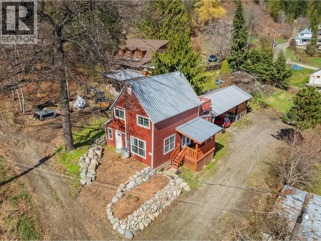 3553 Sprague Street, Ainsworth